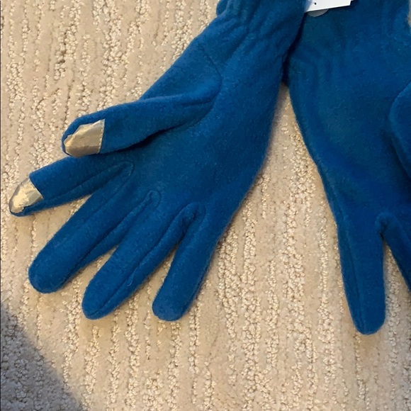 Blue gloves - Picture 2 of 3